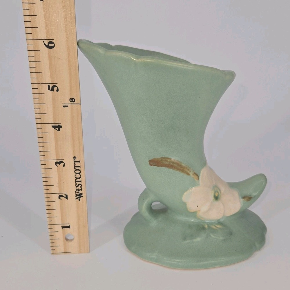 Vintage Weller Pottery Dogwood Cornucopia Vase Matte Green Pink Floral 6 Inch OH - Picture 9 of 9